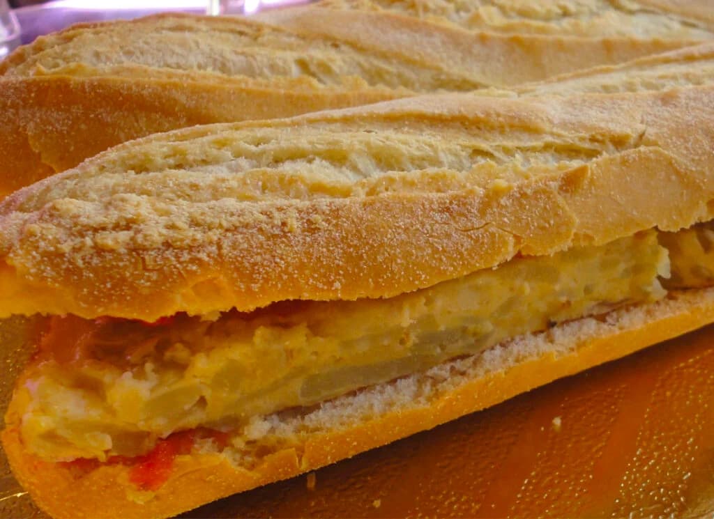 B. Tortilla de patatas