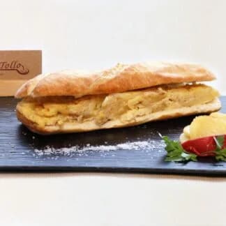 B. Pollo y queso